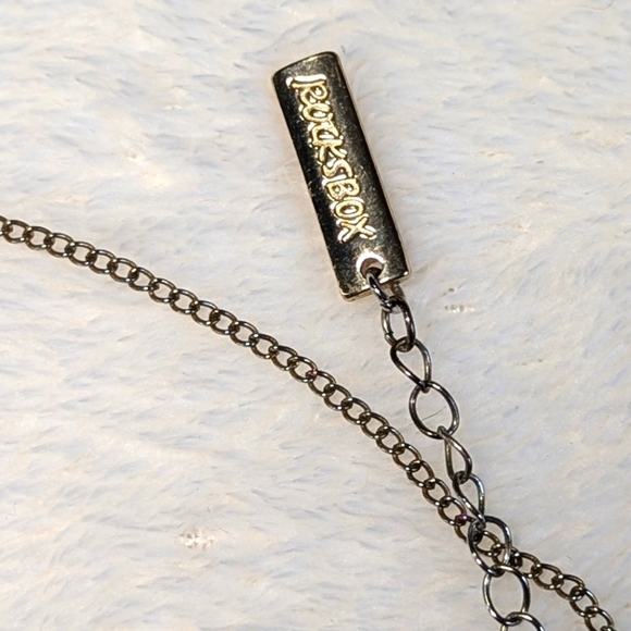 Vintage Rock Box Goldtone Rhinestone/Tassel Pendant Necklace - Picture 6 of 10